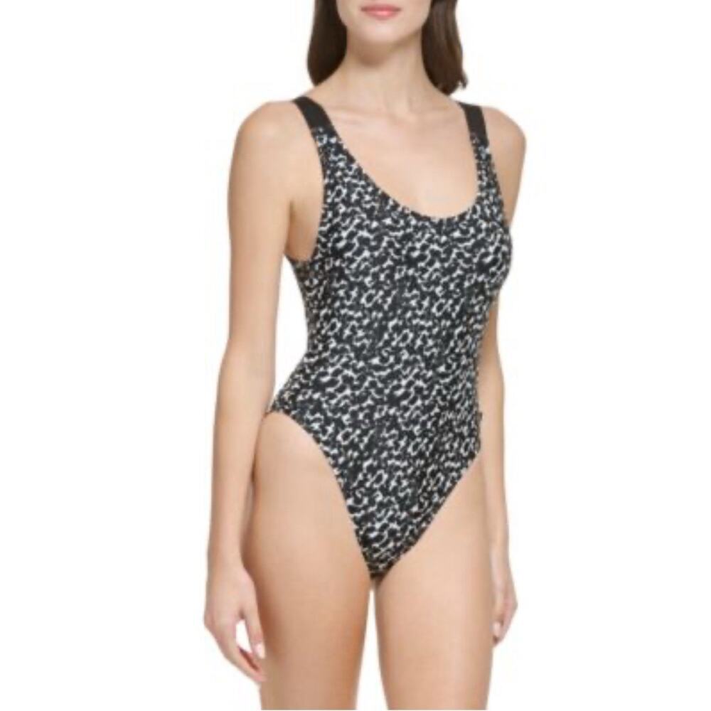 Calvin Klein Printed Scoop-Back Logo-Strap One-Piece Swimsuit Monochrome Large